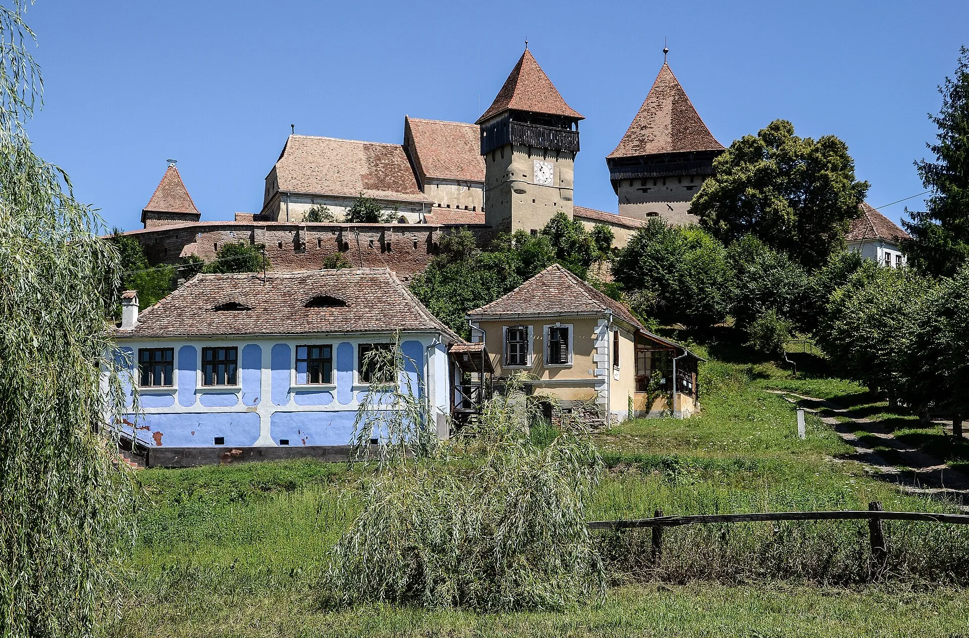 Biserica fortificată din Alma Vii