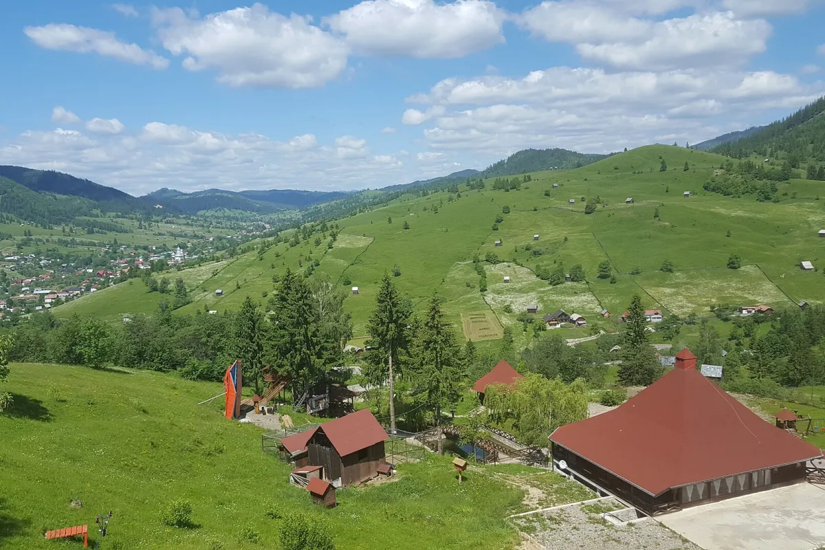 Peisaj de munte la Sadova, Bucovina