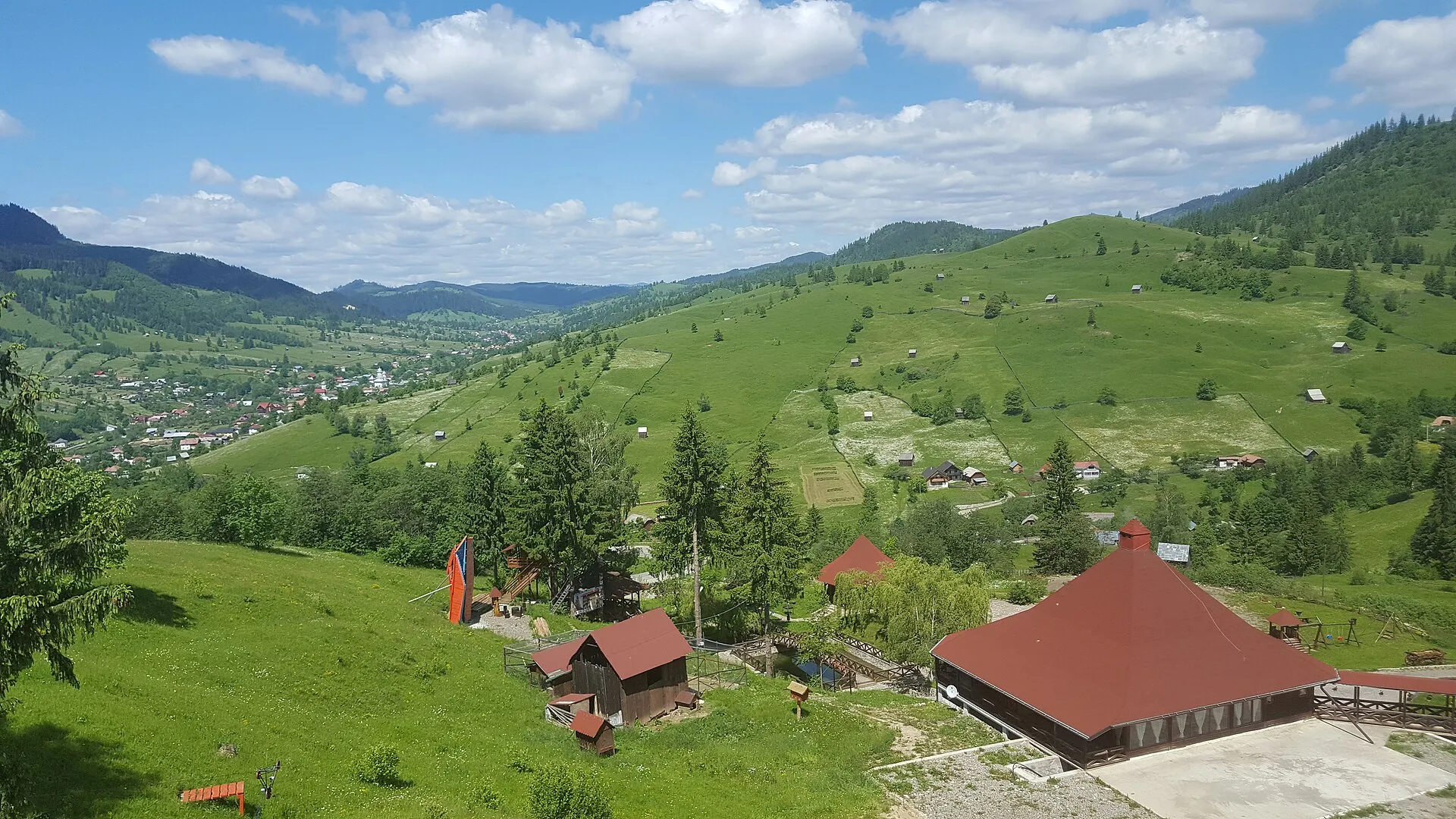 Peisaj de munte la Sadova, Bucovina